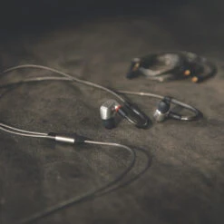 Sennheiser IE 900 In-Ear Headphones -Trendy Electronic Audio Supplies Store 20201102 Sennheiser 01 1302 1050x1050 1