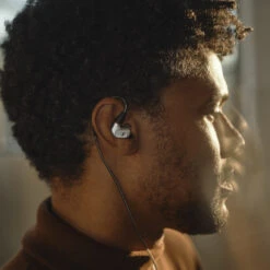 Sennheiser IE 900 In-Ear Headphones -Trendy Electronic Audio Supplies Store 20201102 Sennheiser 02 2050 1050x1050 1