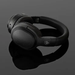 Final Audio UX3000 Wireless Noise-Cancelling Headphones -Trendy Electronic Audio Supplies Store 7J1A9602 1050x1050 1