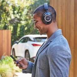 Mark Levinson No. 5909 Wireless Noise Cancelling Headphones -Trendy Electronic Audio Supplies Store 89e5e0f6 6ffa 413a b5bc 6cf48c6fe45f 1050x1050 1