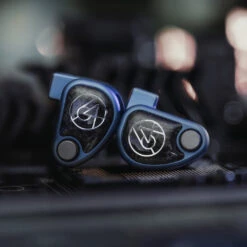 64 Audio U4s In-Ear Monitors -Trendy Electronic Audio Supplies Store 990A9281 Edit 1050x1050 1