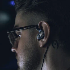 64 Audio U4s In-Ear Monitors -Trendy Electronic Audio Supplies Store 990A9380 1050x1050 1
