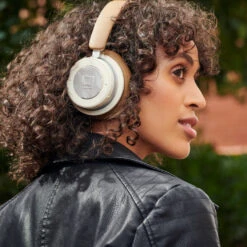 Dali IO-6 Wireless Noise Cancelling Over-Ear Headphones -Trendy Electronic Audio Supplies Store DALI IO white model 01 1 1 1050x1050 1