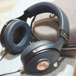 Focal Celestee Closed-Back Headphones 26 Focal Celestee Closed-Back Headphones -Trendy Electronic Audio Supplies Store DSC 3576 1050x1050 1