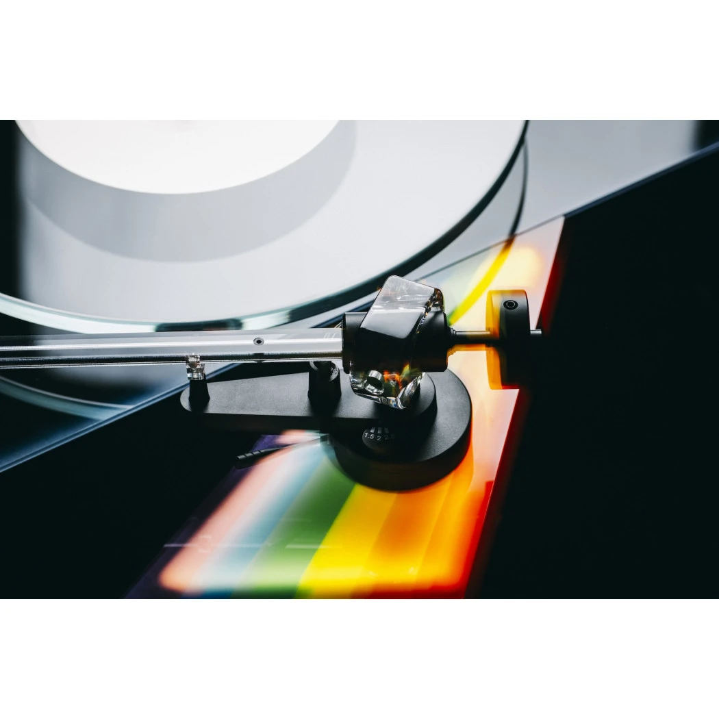 Pro-Ject The Dark Side Of The Moon Special Edition Turntable 7 Pro-Ject The Dark Side Of The Moon Special Edition Turntable - Image 5
