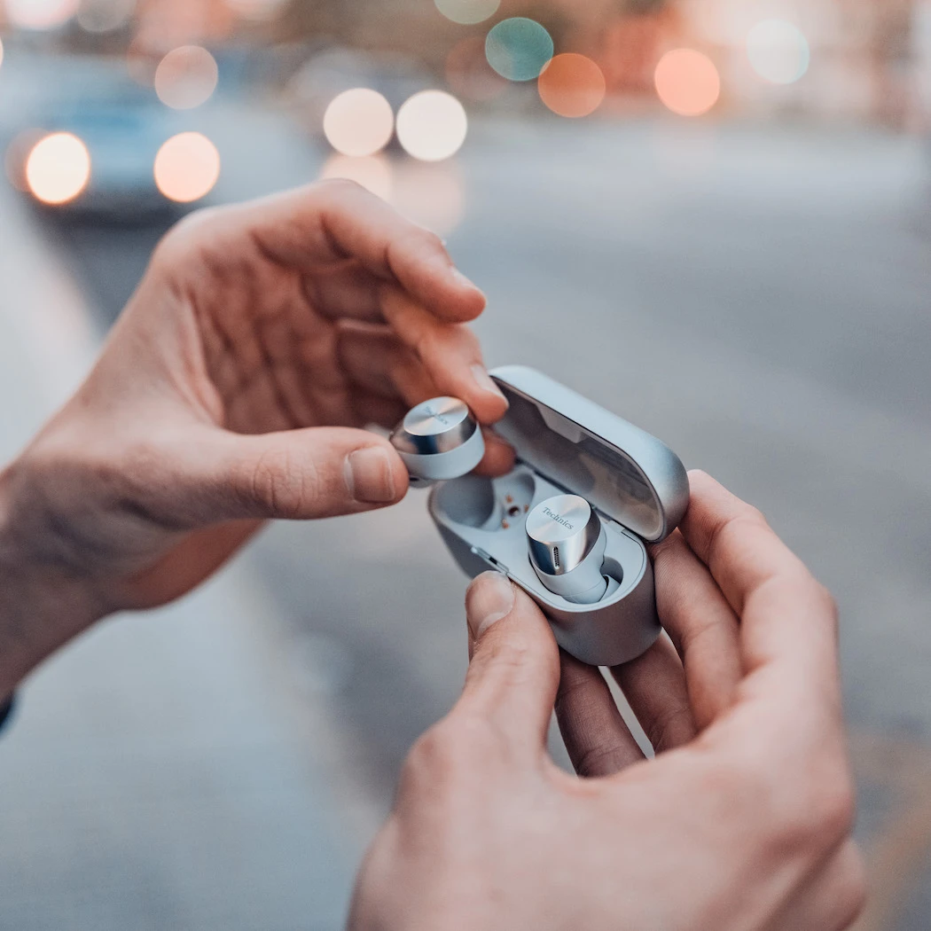 Technics EAH-AZ60M2 True Wireless Noise Cancelling Earbuds 12 Technics EAH-AZ60M2 True Wireless Noise Cancelling Earbuds - Image 10