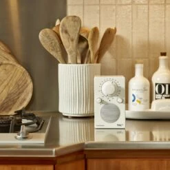 Tivoli PAL BT AM/FM Portable Radio With Bluetooth -Trendy Electronic Audio Supplies Store KitchenCounter PALBTWHITE 1050x1050 1