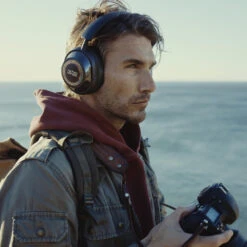 Mark Levinson No. 5909 Wireless Noise Cancelling Headphones -Trendy Electronic Audio Supplies Store MarkLevinson No5909 Photographer2 1050x1050 1