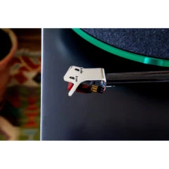 NAD C588 Turntable -Trendy Electronic Audio Supplies Store NAD20C2058820turntable20extreme20close20up20needle20top20view 1050x1050 1