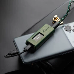 Cayin RU7 1-Bit Resistor Network USB Dongle DAC / Headphone Amp 17 Cayin RU7 1-Bit Resistor Network USB Dongle DAC / Headphone Amp -Trendy Electronic Audio Supplies Store RU7 20 1050x1050 1