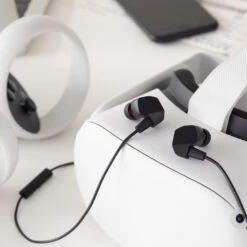 Final Audio VR3000 In-Ear Headphones With Remote And Microphone -Trendy Electronic Audio Supplies Store VR3000 Headset 1050x1050 1