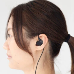 Final Audio VR3000 In-Ear Headphones With Remote And Microphone -Trendy Electronic Audio Supplies Store VR3000 Person 1 1050x1050 1