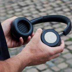 Dali IO-6 Wireless Noise Cancelling Over-Ear Headphones -Trendy Electronic Audio Supplies Store dali io black details 03 1050x1050 1