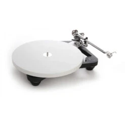 Rega Planar10 Turntable / Cartridge Extra